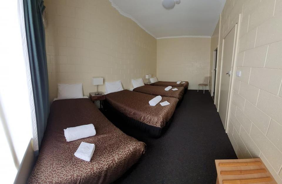 East West Motel Седьюн Екстер'єр фото