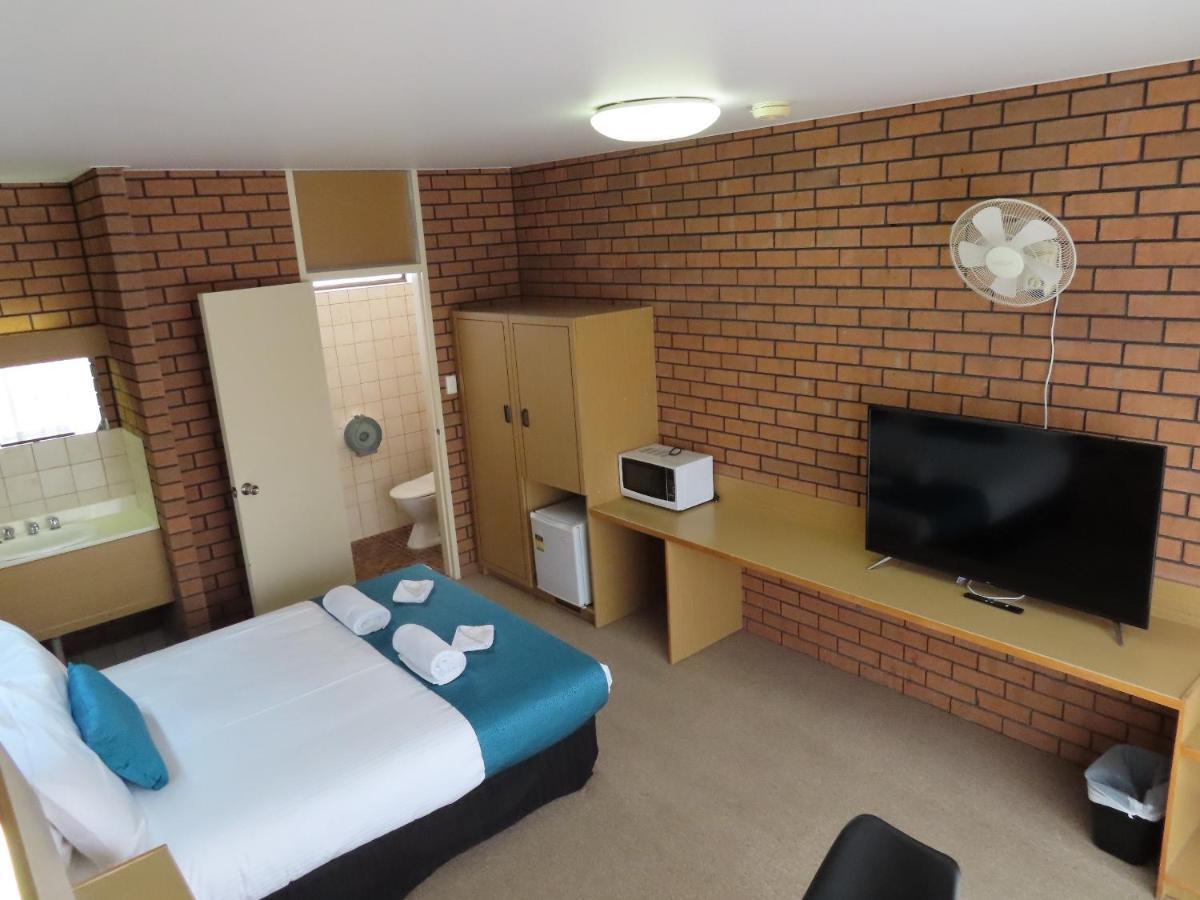 East West Motel Седьюн Екстер'єр фото