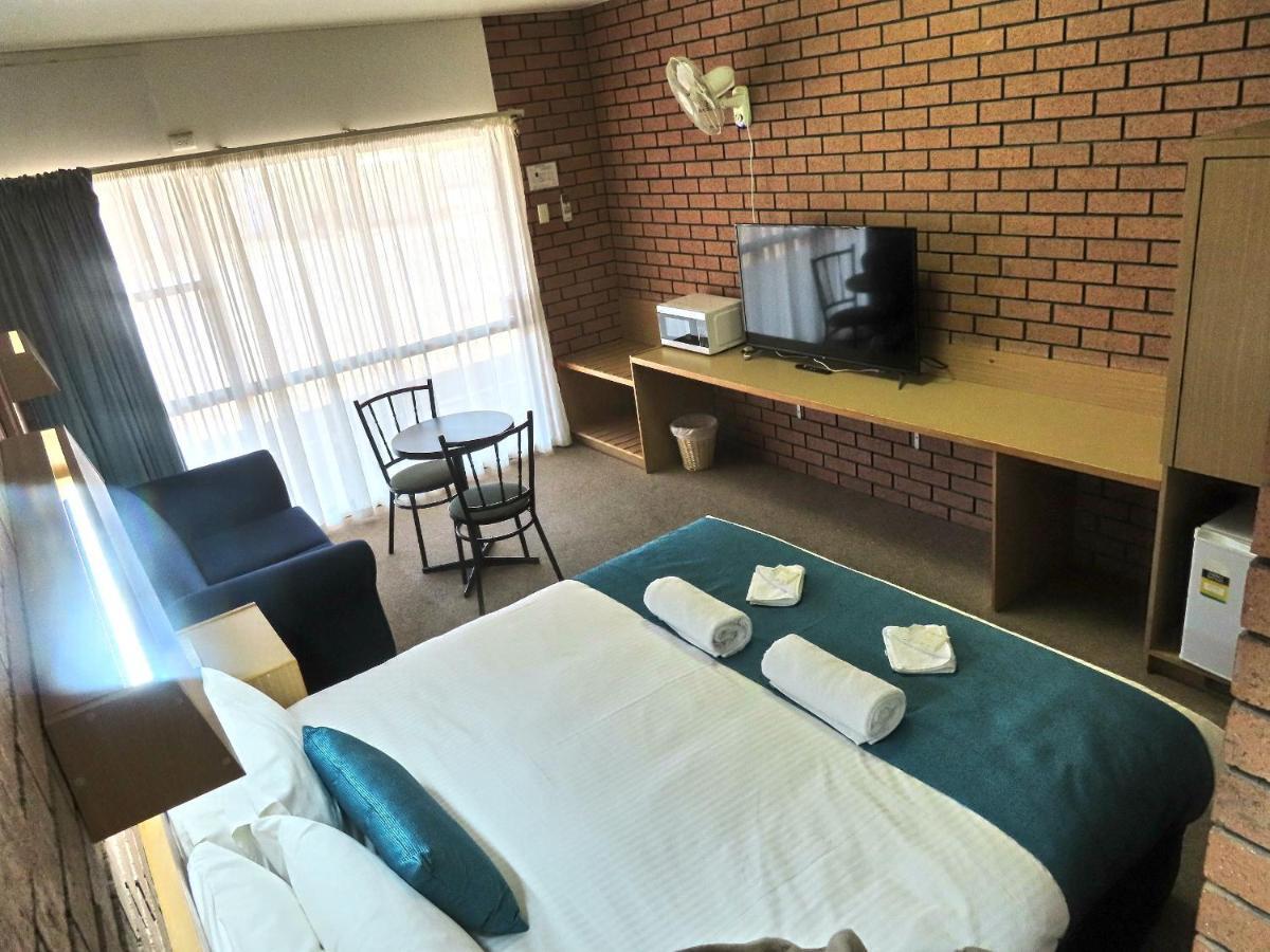 East West Motel Седьюн Екстер'єр фото